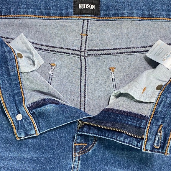 Hudson Natalie Super Skinny, Raw Hem Medium Wash Jeans. Classic 5-Pocket Style - Picture 7 of 16